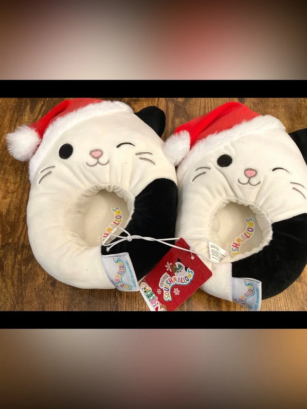 Squishmallows Kids' Santa Hat Cat Slippers - Off-White Size 13-1 New